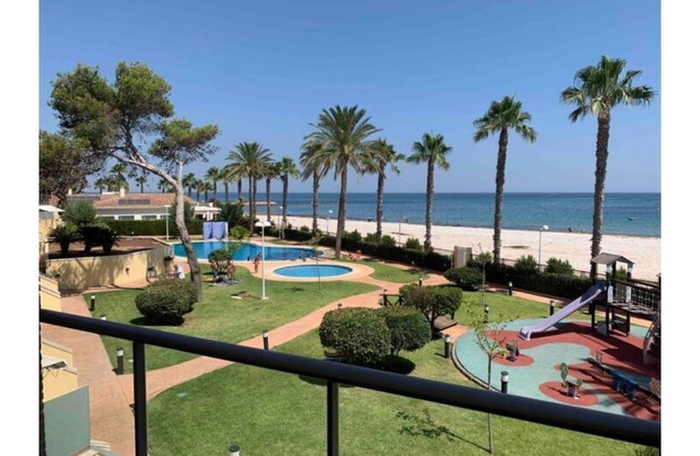 Precioso apartamento 1° línea de playa. Azul Marino