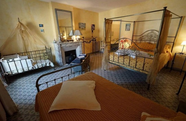 Première moisson family room