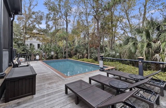 PREMIER Kiawah Home on Surfsong Road, 5 bedrooms, Private Pool!