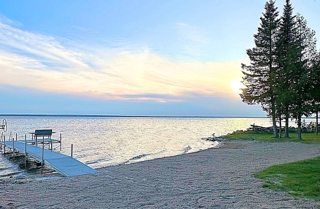 Premier Lakeshore Retreat
