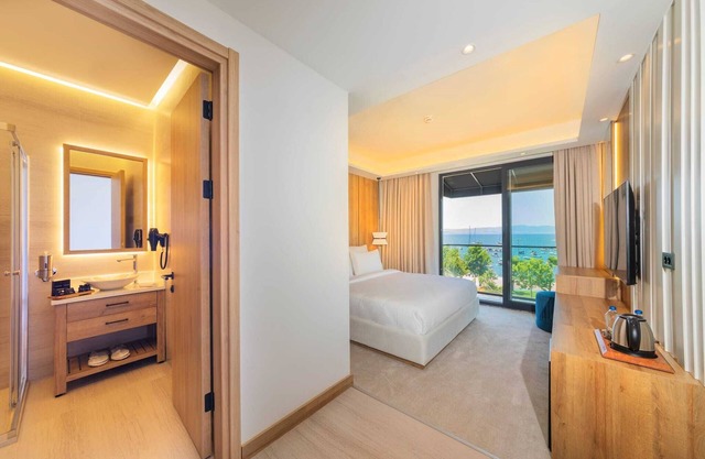 Premier Lounge Hotel