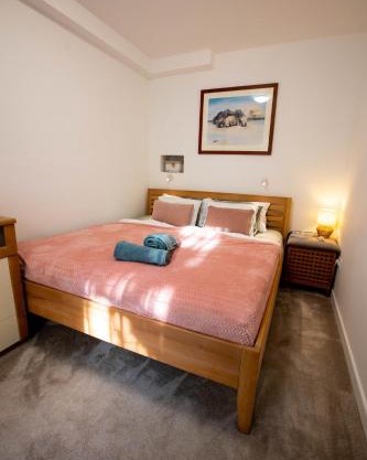 Premium Buda Hideaway - Extra location, Chic, Serene, WiFi & Aircon