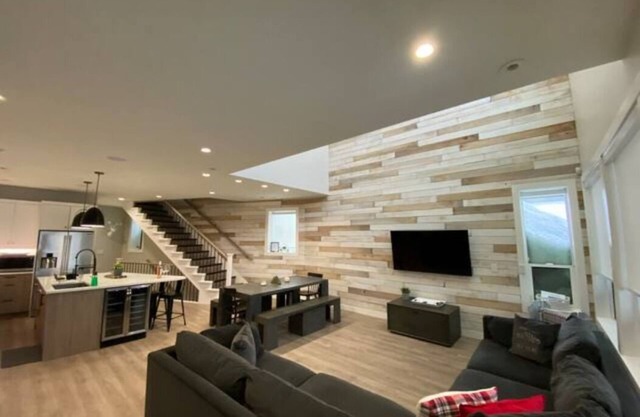 Premium Chalet w/ Hot Tub, Steam Shower, GENERATOR, 6BR 4BA Ski in Ski out