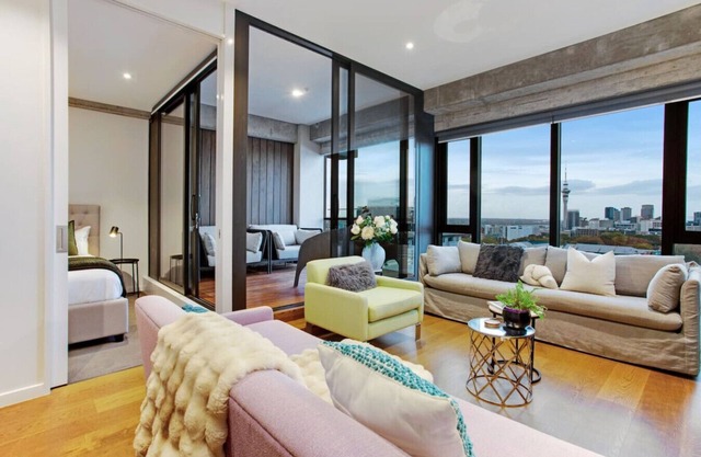 Premium Cityscape Abode w Skytower view & Parking