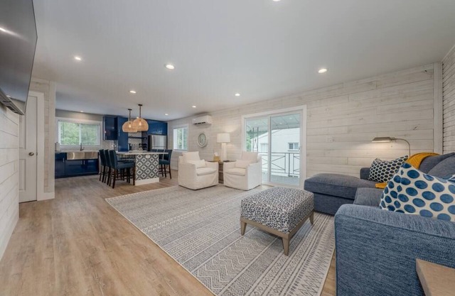 Premium Dunes Villa: Family Luxury Near Beaches