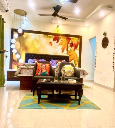 Premium Pent house with Hot bath Tub near ECity - Luxe KING size bed with Large Sitout area