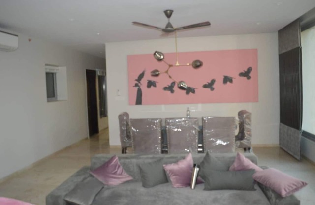 Pool View Premium en Esquire - Oberoi Garden City