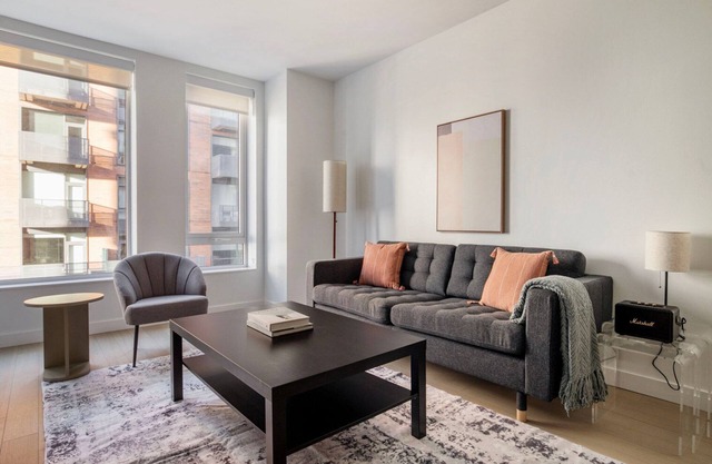 Premium South End 1BR w/ Gym, nr Groceries & Shops, by Blueground