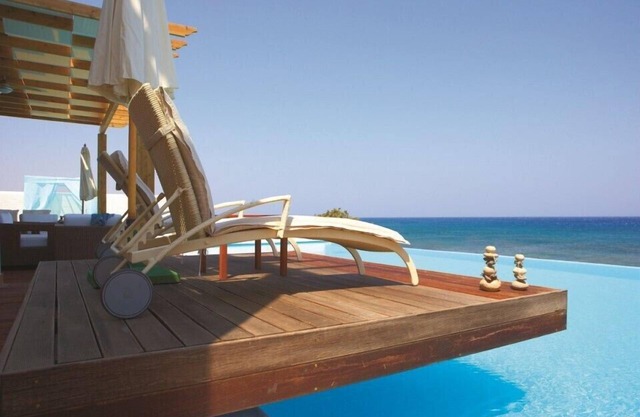 Presidential Beach Villa Sea View + Pool – 6 Guests