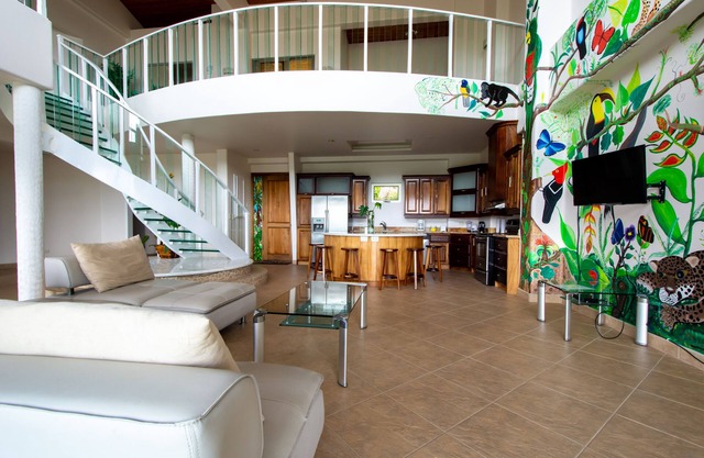 ATICO PRESIDENCIAL SUITE !! VISTAS AL LAGO ARENAL !!