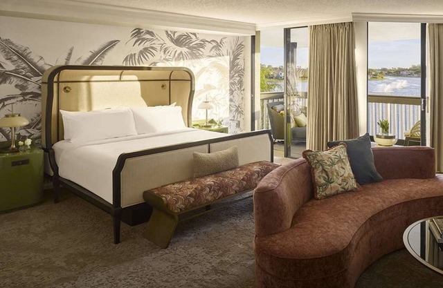 Presidential Suite at PGA National Resort & Spa - Minutes to Palm Beach