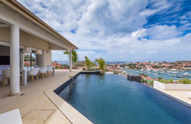 Prestige (2/3 Rooms) Luxury villa