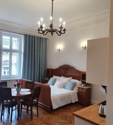 Prestige Aparthotel Piotrkowska 82 - wyjątkowy widok na deptak