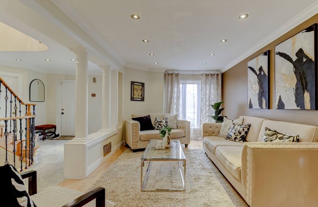 Prestige Manor – 6BR | Sunroom | 3400 Sqft