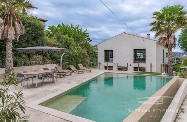 Prestigieuse Villa avec Piscine en plein vignoble à 8 mn du circuit Paul Ricard le castellet et à 5 mn des plages de bandol