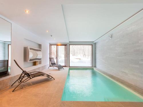 Prestigious chalet with pool and sauna