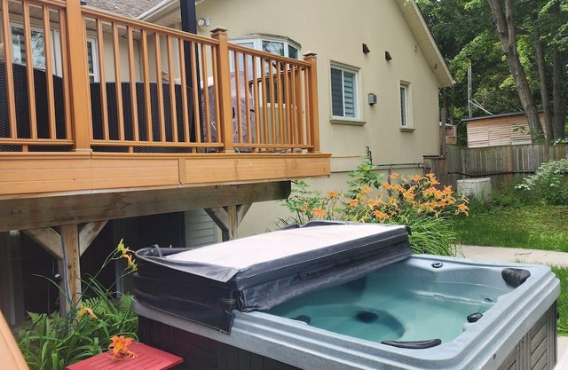 Preston Lake GTA Cottage Retreat/Hot Tub/Swim/Hike