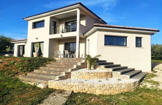 Bonita casa contemporanea