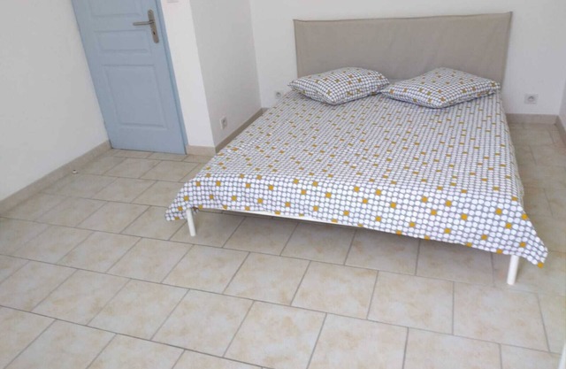 Pretty Apartment 15 min walk from the Promenade des Anglais