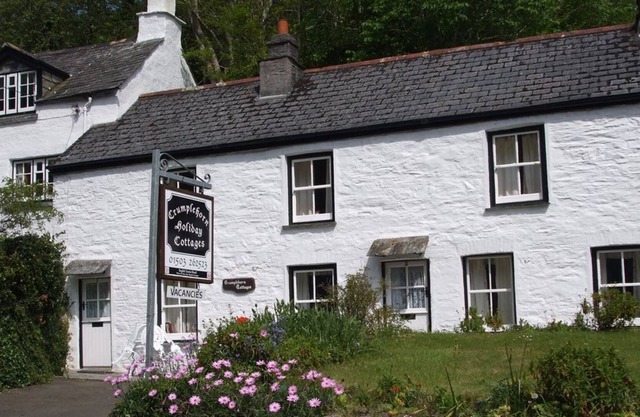 Bonita cabaña de Cornualles en el complejo costero de Polperro con jardín y estacionamiento