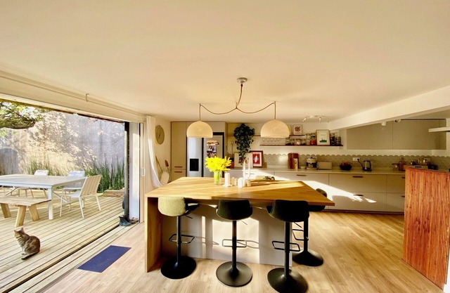 Pretty house in the heart of the village - 150 m2 - Swimming pool - Beaches 10 km away - 6 pers.