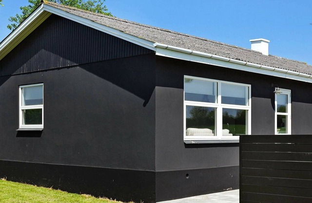 Tranquila casa de vacaciones en Frørup con hidromasaje