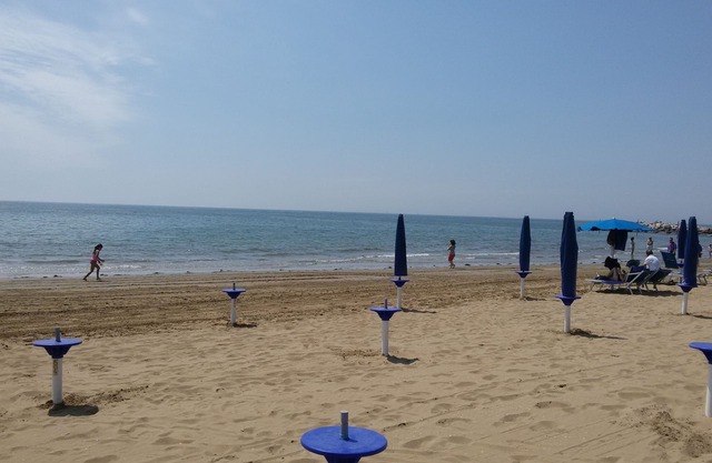 APARTAMENTO BONITO Y CÓMODO A POCOS PASOS DEL MAR, EN UNA RESIDENCIA