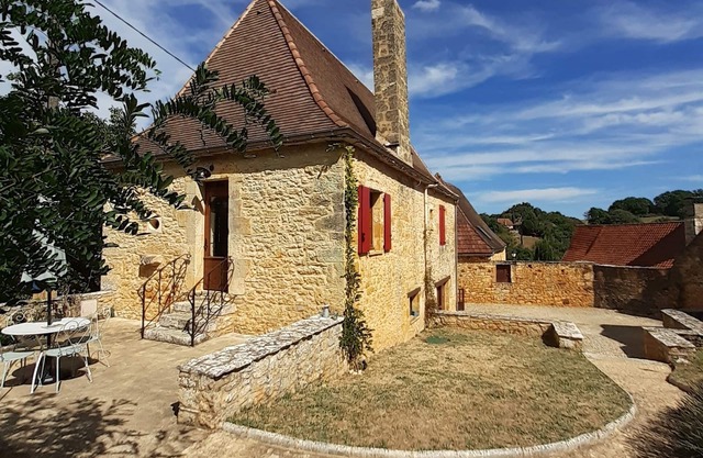 Pretty Périgourdine in the heart of the Triangle d'Or Périgord Noir, 15 minutes from Sarlat