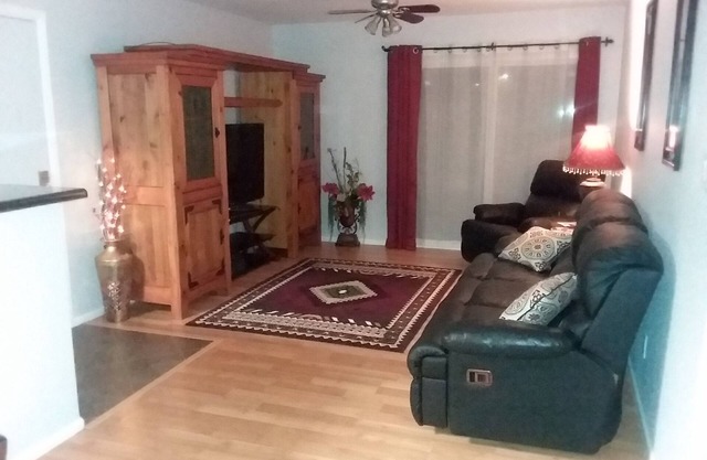 Bastante lujoso y cómodo condominio conveniente para muchas comodidades y actividades