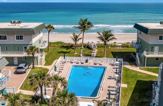 Price Drop-Book Now! Oceanfront!