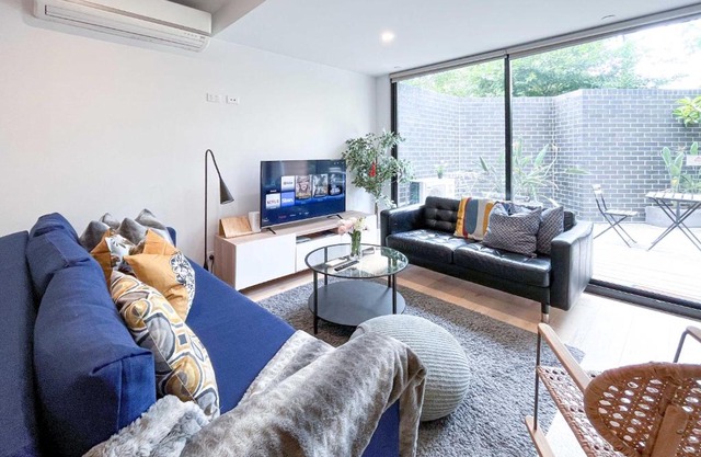 Pride Bentleigh Apartment with Private Garden