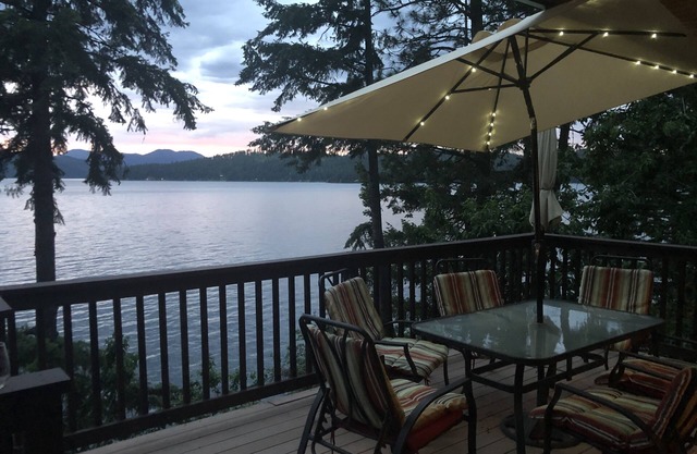 Priest Lake Eastside Cabin con impresionantes vistas!