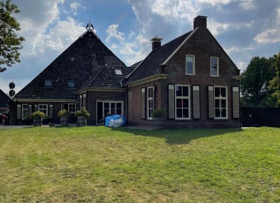 Prijs gunstig kamerverhuur, op karakteristieke paarden boerderij aan de rand van Dokkum