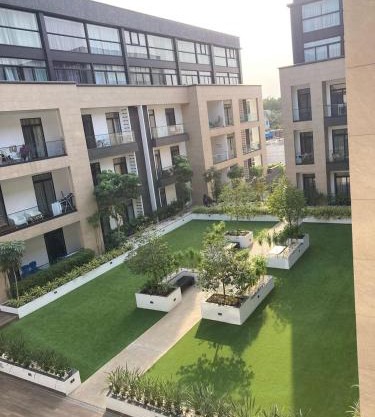 Prime Cozy Suites at Embassy Gardens