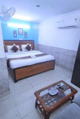 Prime Hotel - 2 Mins From Durgabai Deshmukh South Campus Metro