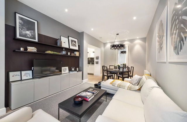 Prime Knightsbridge Mews - 4 bed House