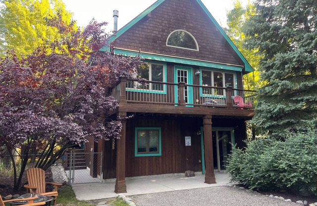 Prime Leland location, walking distance to everything Fishtown has to offer!!