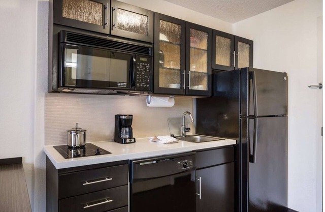 Prime Location in Santa Ana! 4 Modern Units, Pet-friendly, Full Kitchen!