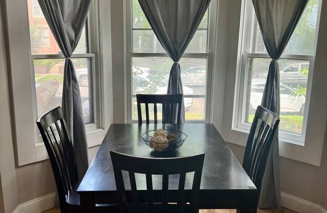 Prime Location - Top Rated - Clean - Parking Free