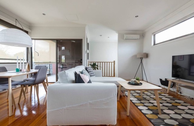 Primrose Chic Mid Century Style in Brunswick
