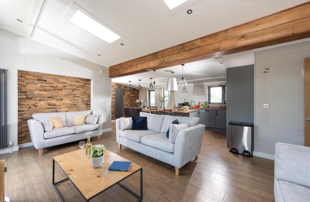 Primrose Lodge, 25 Roadford Lake Lodges
