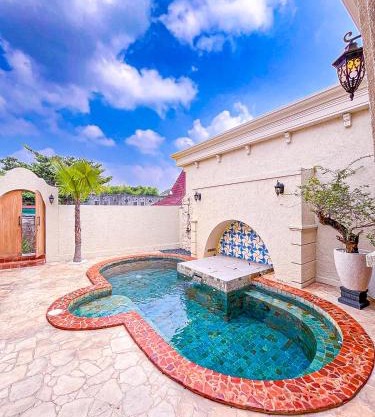 Princessa Villa by Raminten