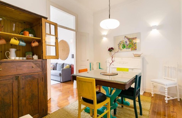 Principe Real cool and artistic 3 bedrooms flat!