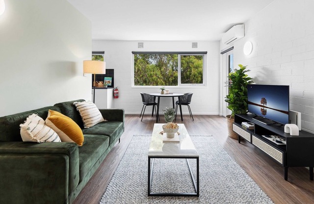 Pristine 1-Bed Unit Moments from Royal Park
