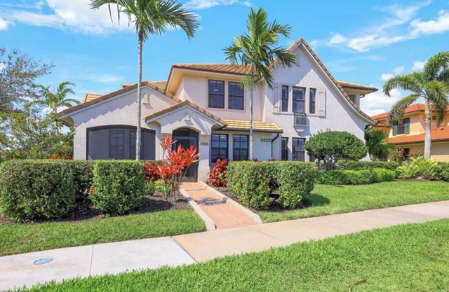 Pristine 2 bedroom townhouse in Artesia!