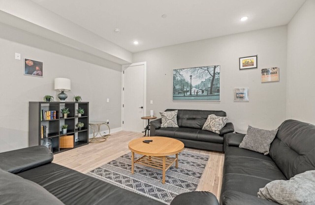 PRISTINE 3 bedrooms Garage Parking Close to UPENN