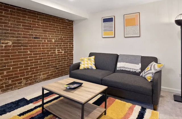 Pristine Guest Suite in Beautiful Sunnyside