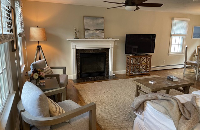 Pristine Home - 2 min walk to beautiful private beach
