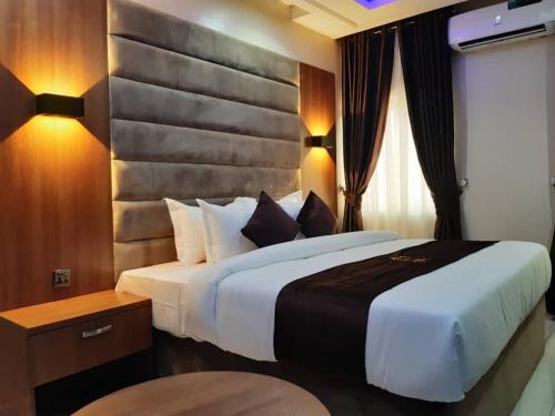Pristine Hotel