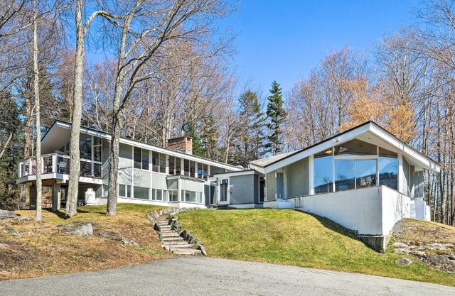 Pristine West Dover Home with Deck and Mountain Views!